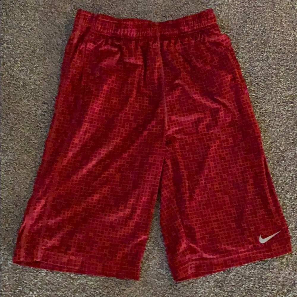 Nike boys xl shorts